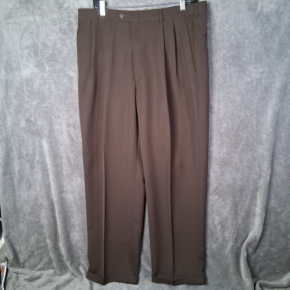 Haggar Dress Pants Mens 36x32 Brown Pleated Cuffed Straight Wrinkle Free NWT